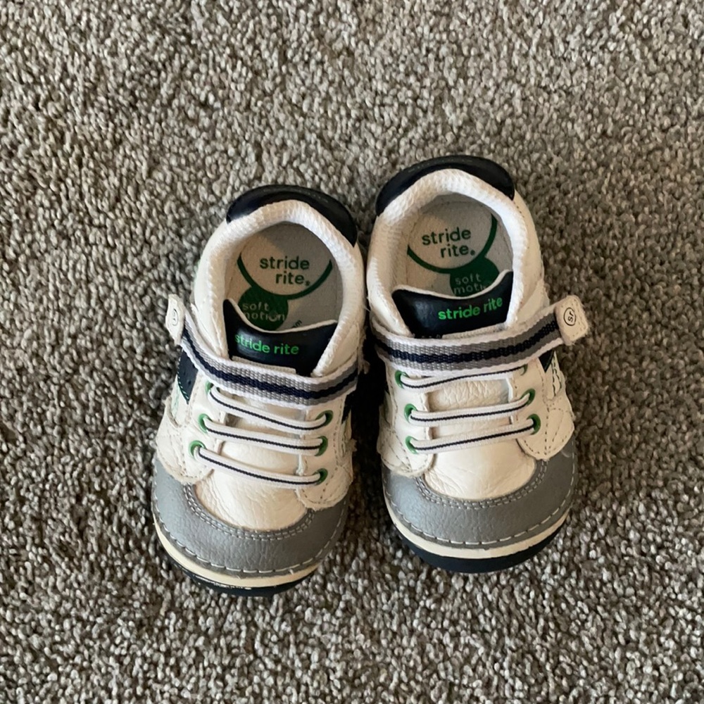 Stride Rite Toddler SRT Soft Motion shoes 5.5XW